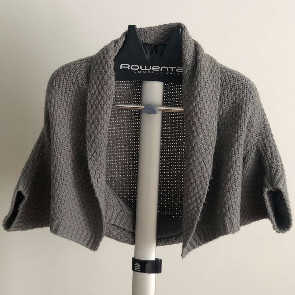 United Colors of Benetton Shrug
